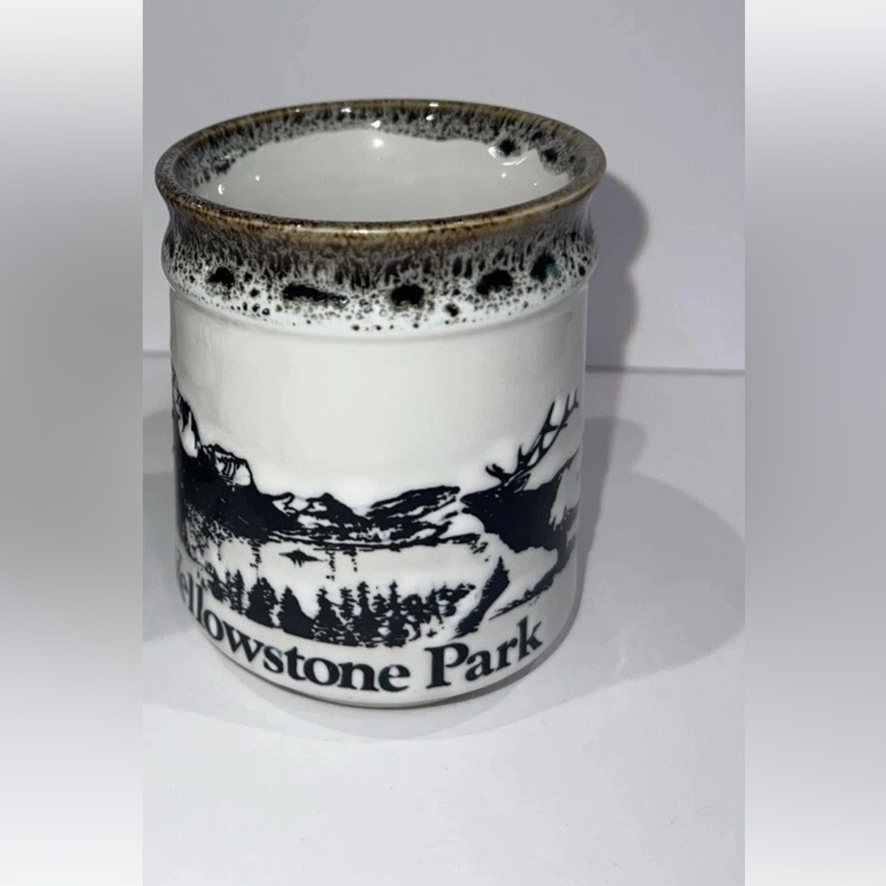 Yellowstone Elk and Bears Wooded Bas-Relief Coffee Mug Made In Japan